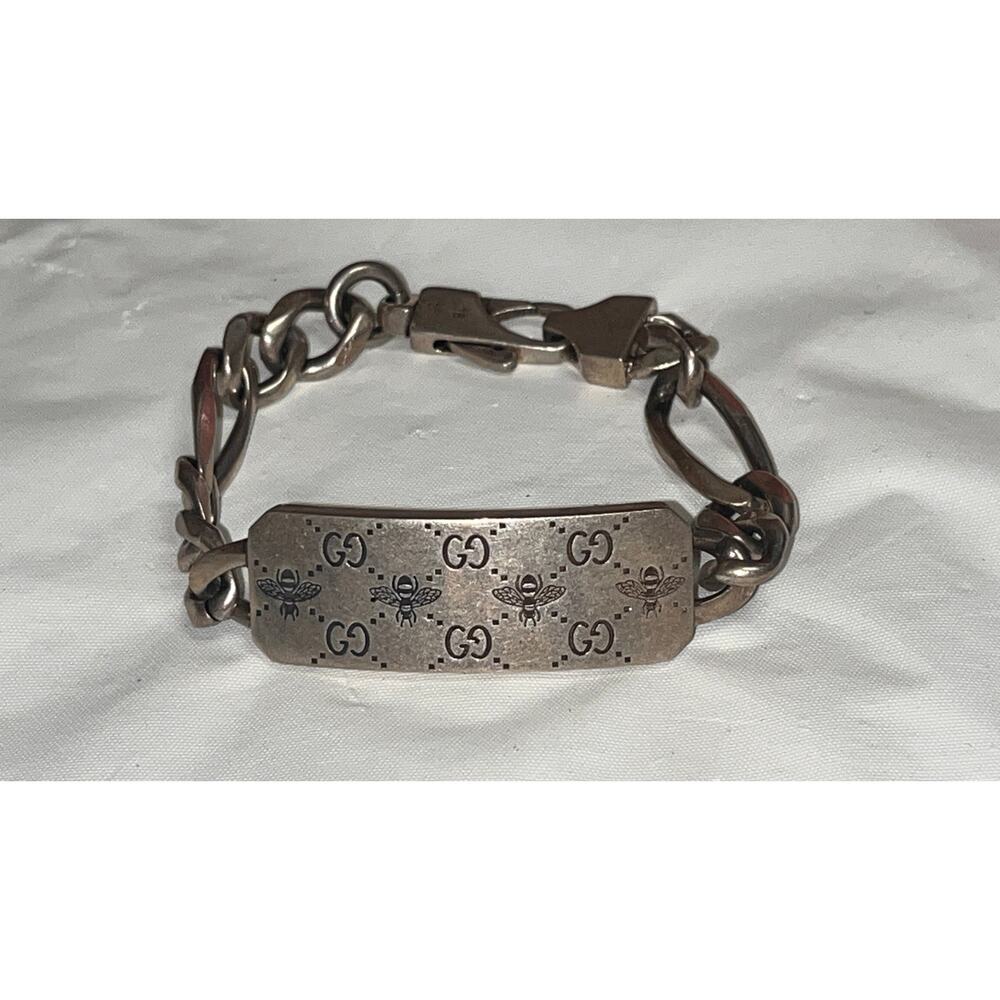 GUCCI Silver GG and Bee Engraved Chain ID Bracelet - Picture 11 of 16